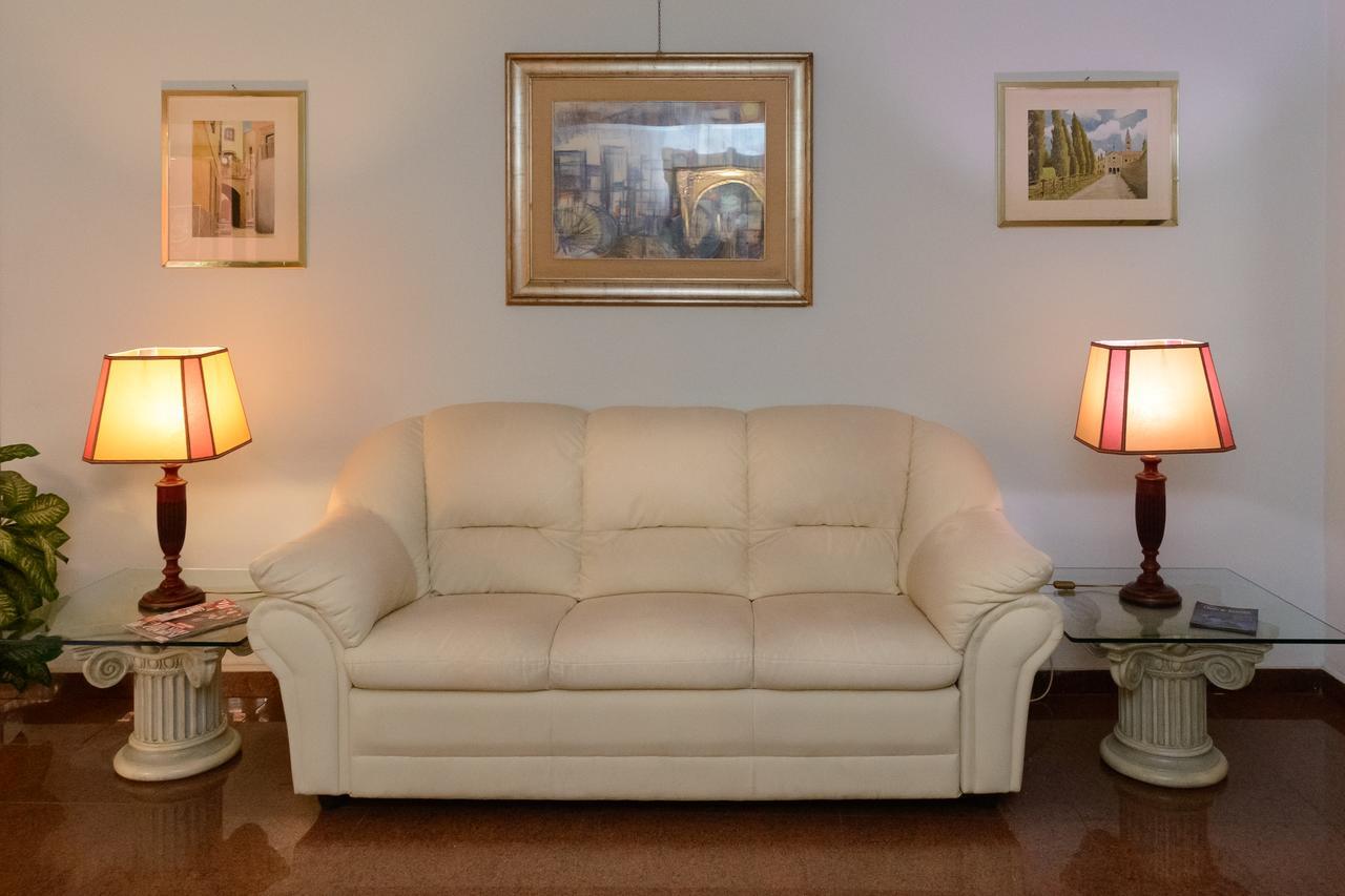 Hotel Ponte Bianco - Rome — Photos 2